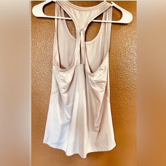 Athleta Limitless Keyhole Racerback Athletic Tank Top Activewear. Soft Lilac. - Picture 6 of 8